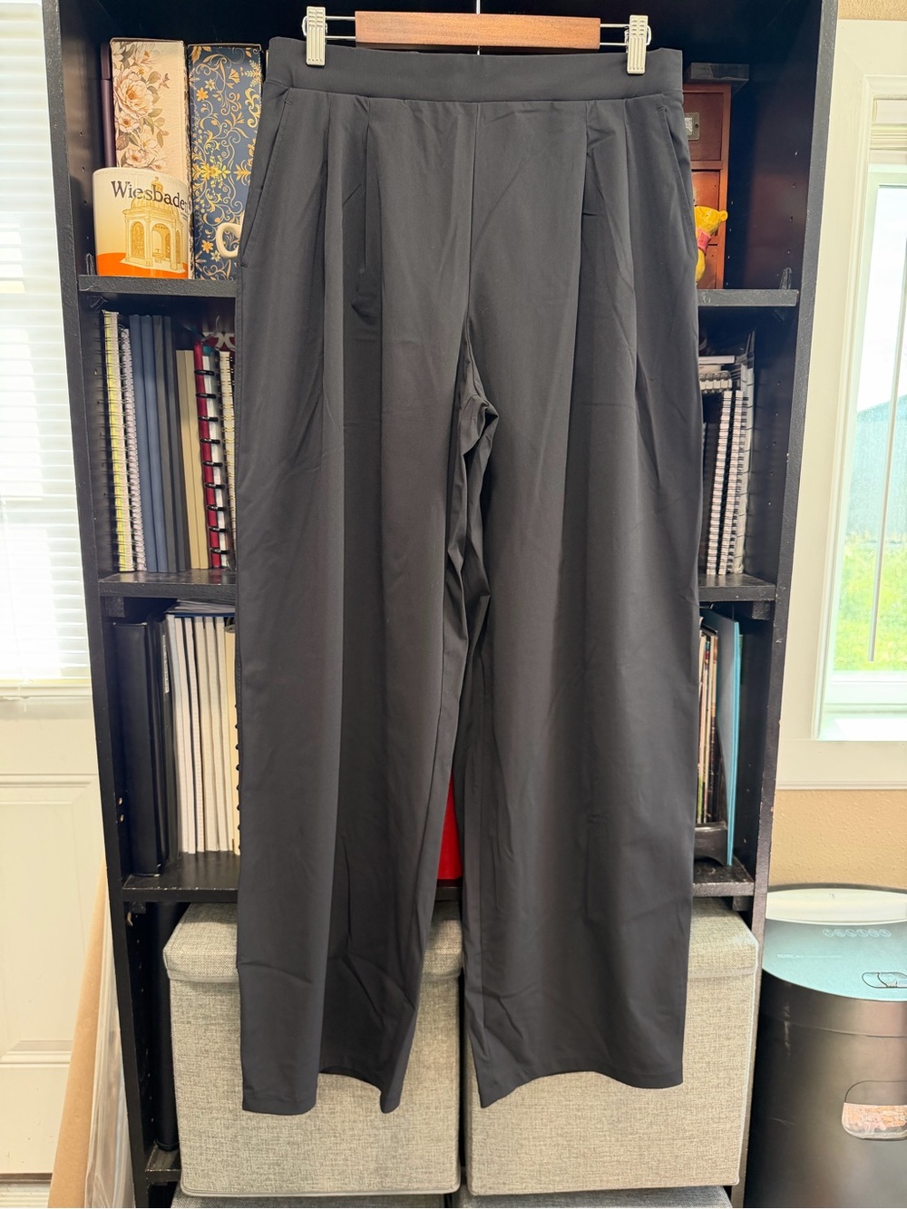 Uniqlo Black Wide-Leg Women’s Dress Pants